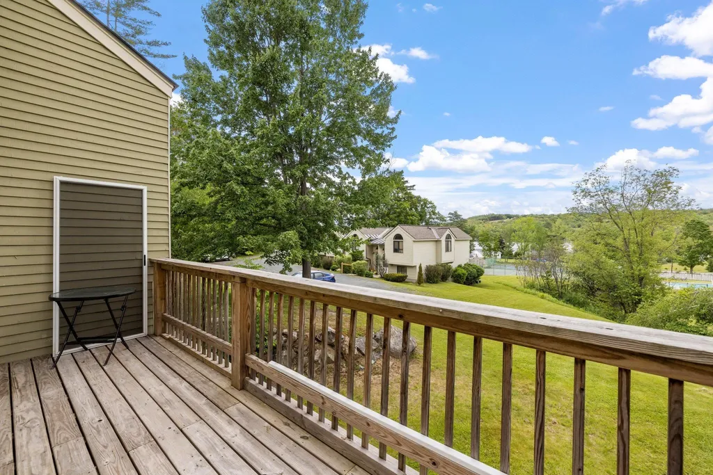 11 Rocky Hill Way Enfield NH 03748