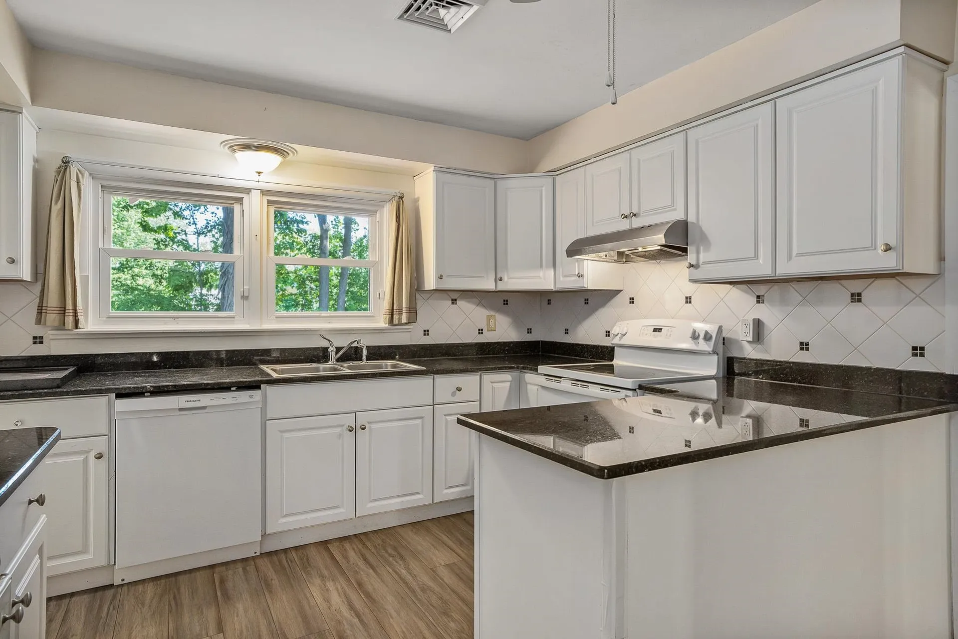 92 Cottage Street Portsmouth NH 03801