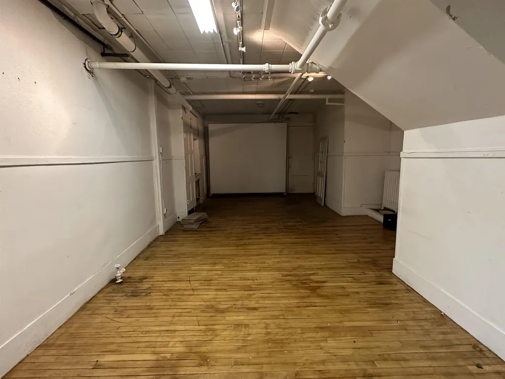 21 Elliot Street Brattleboro VT 05301