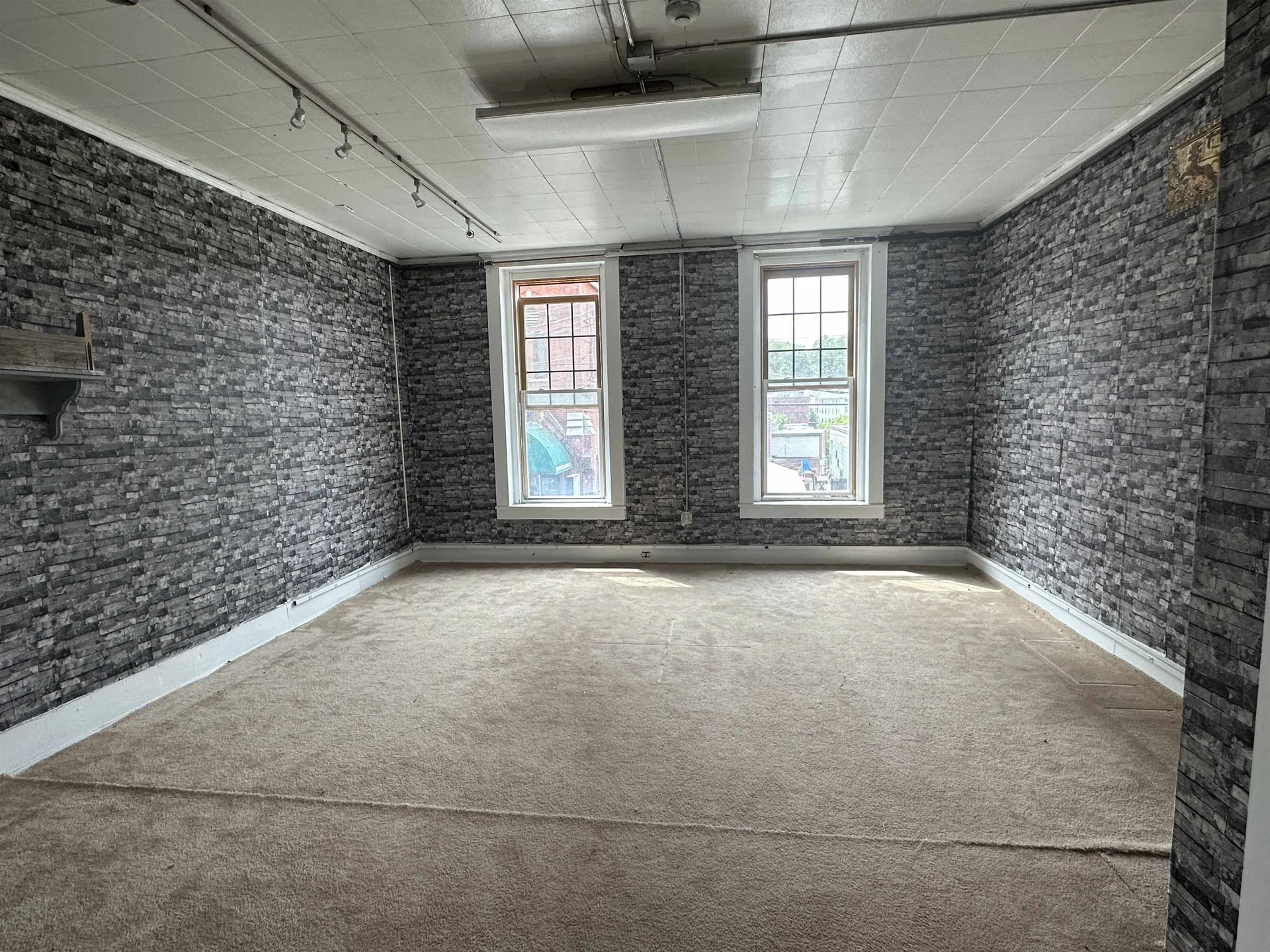 21 Elliot Street Brattleboro VT 05301