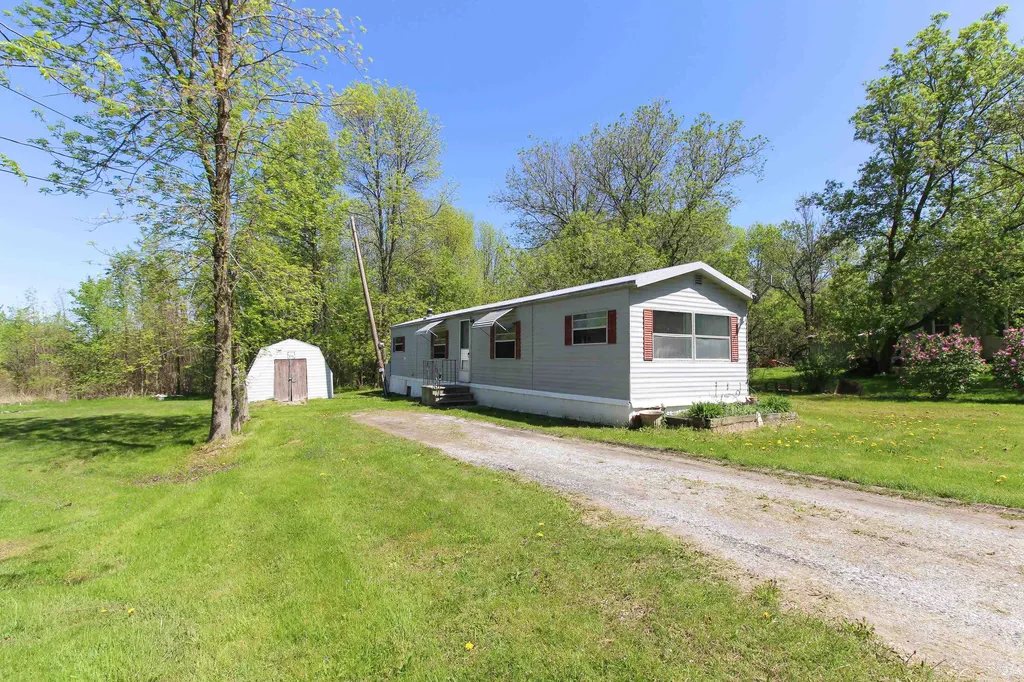 10 Moccasin Avenue Grand Isle VT 05458