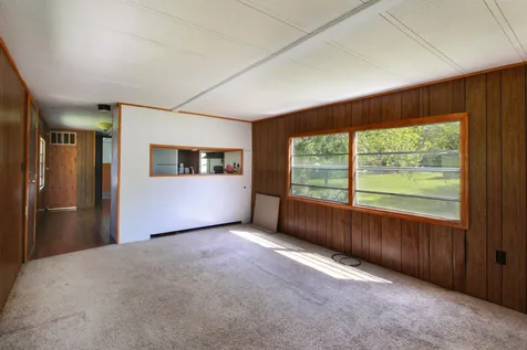 10 Moccasin Avenue Grand Isle VT 05458