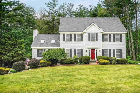 19 Maverick Drive Auburn NH 03032