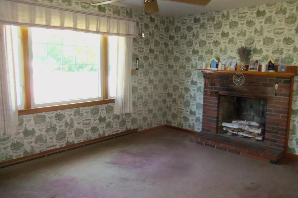 162 Exeter Road Hampton Falls NH 03844