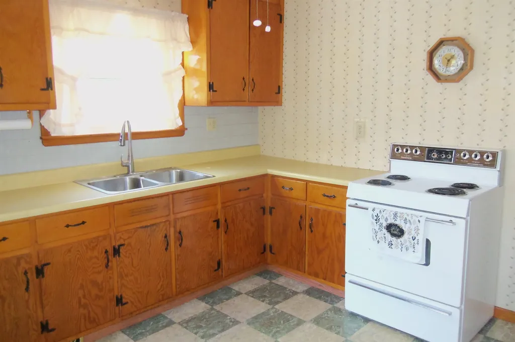 162 Exeter Road Hampton Falls NH 03844