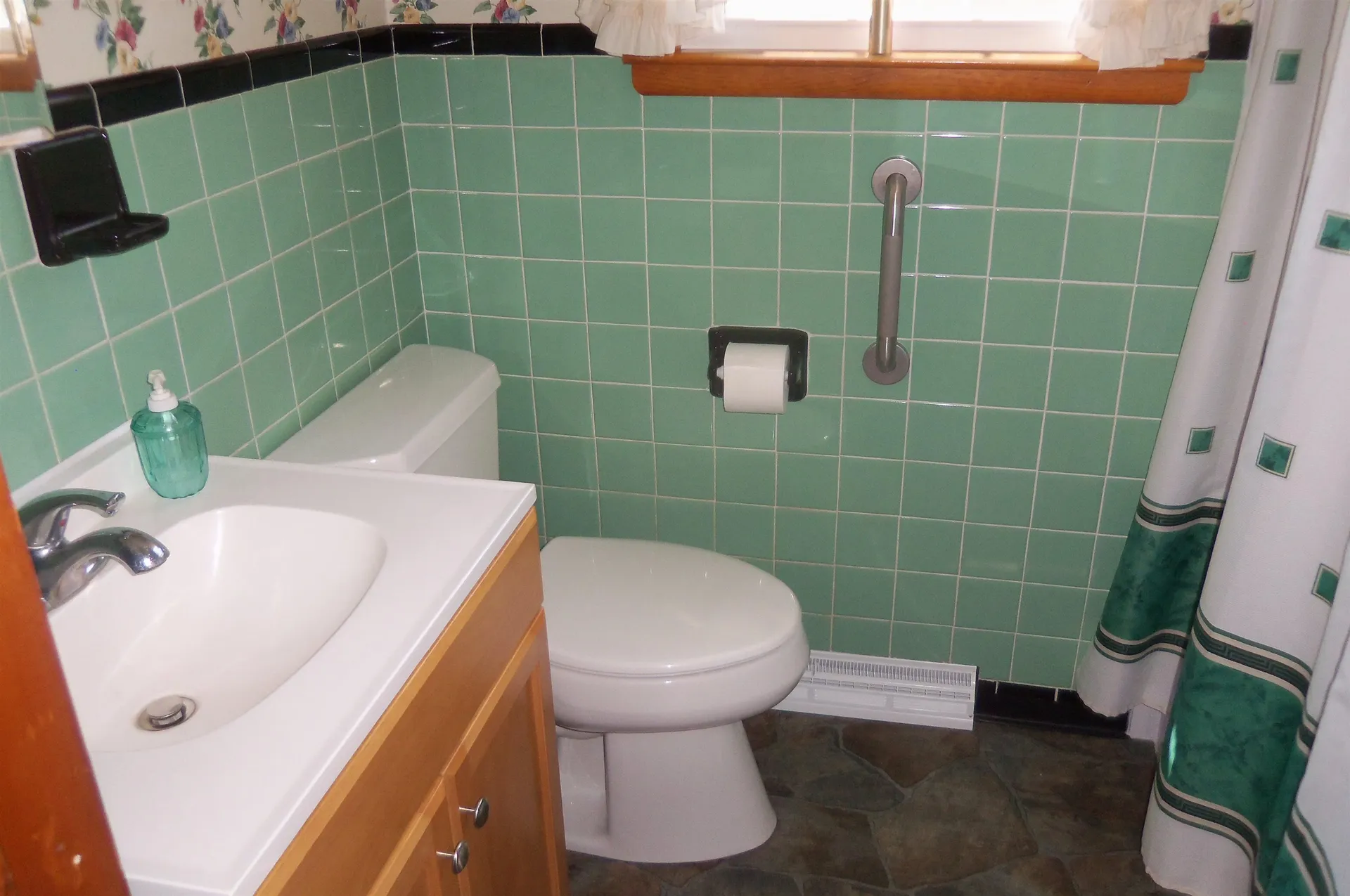 162 Exeter Road Hampton Falls NH 03844
