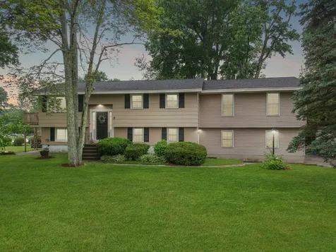 5 Dean Avenue Salem NH 03079