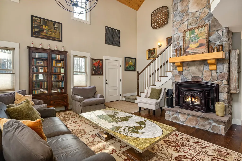 888 Mcintyre Road Newington NH 03801