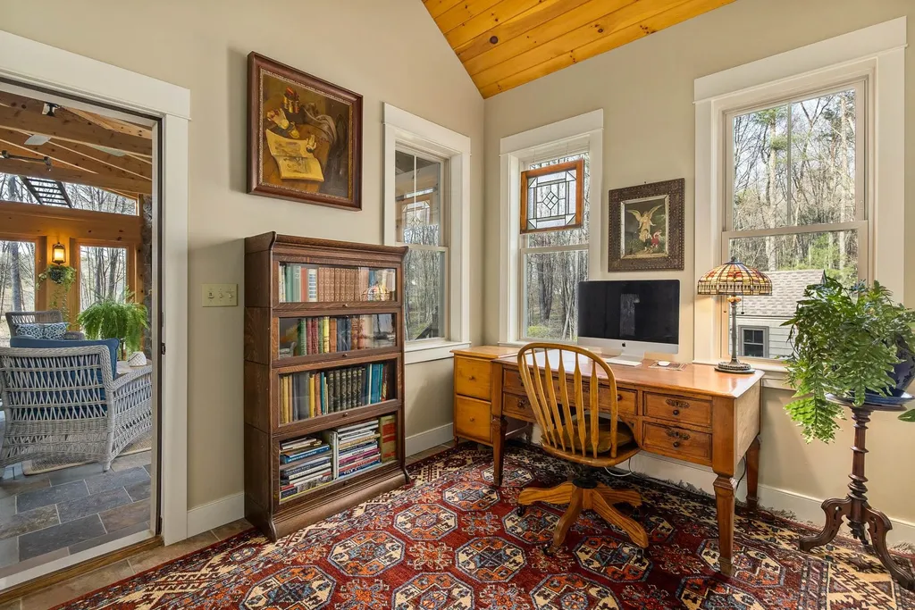 888 Mcintyre Road Newington NH 03801