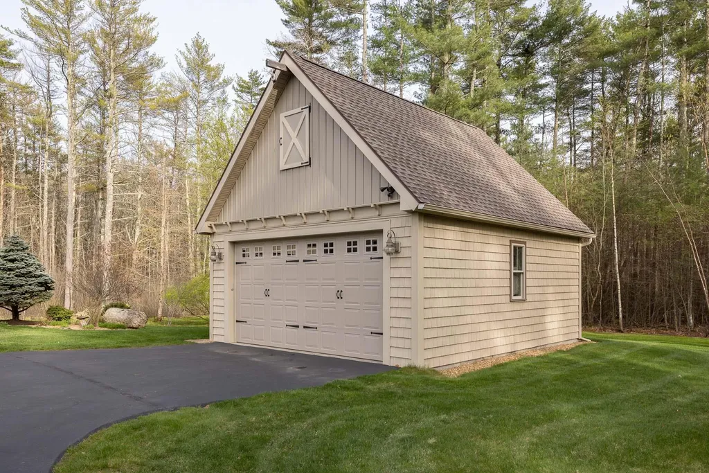 888 Mcintyre Road Newington NH 03801