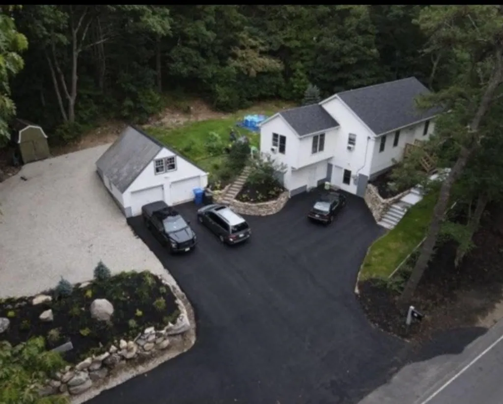 44 Mammoth Road Londonderry NH 03053