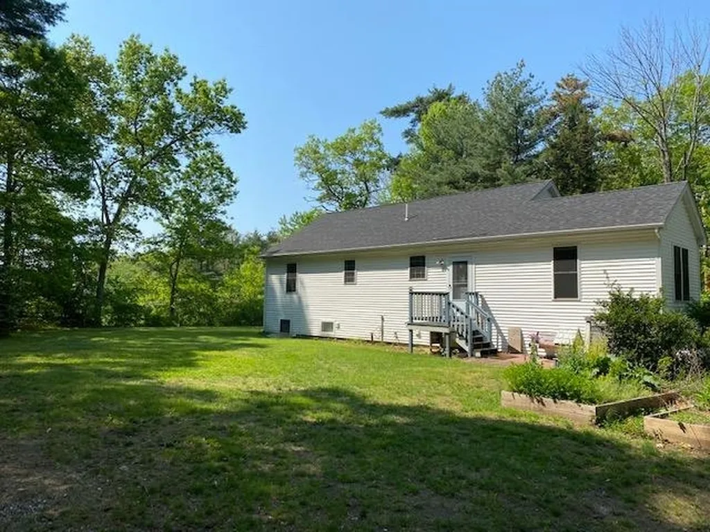 44 Mammoth Road Londonderry NH 03053