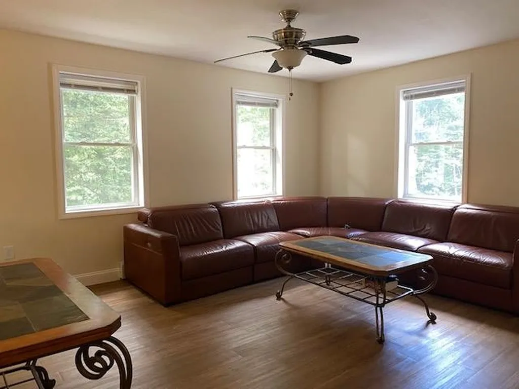 44 Mammoth Road Londonderry NH 03053