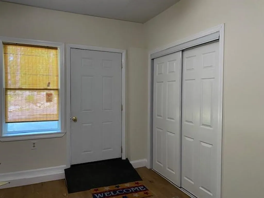 44 Mammoth Road Londonderry NH 03053