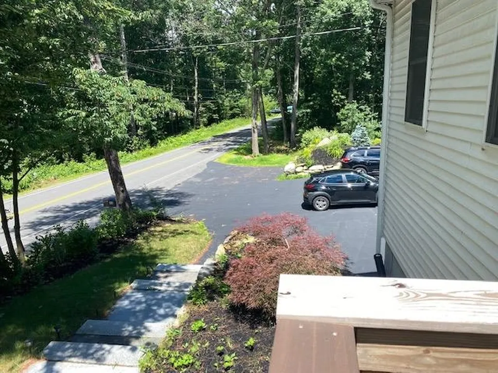 44 Mammoth Road Londonderry NH 03053