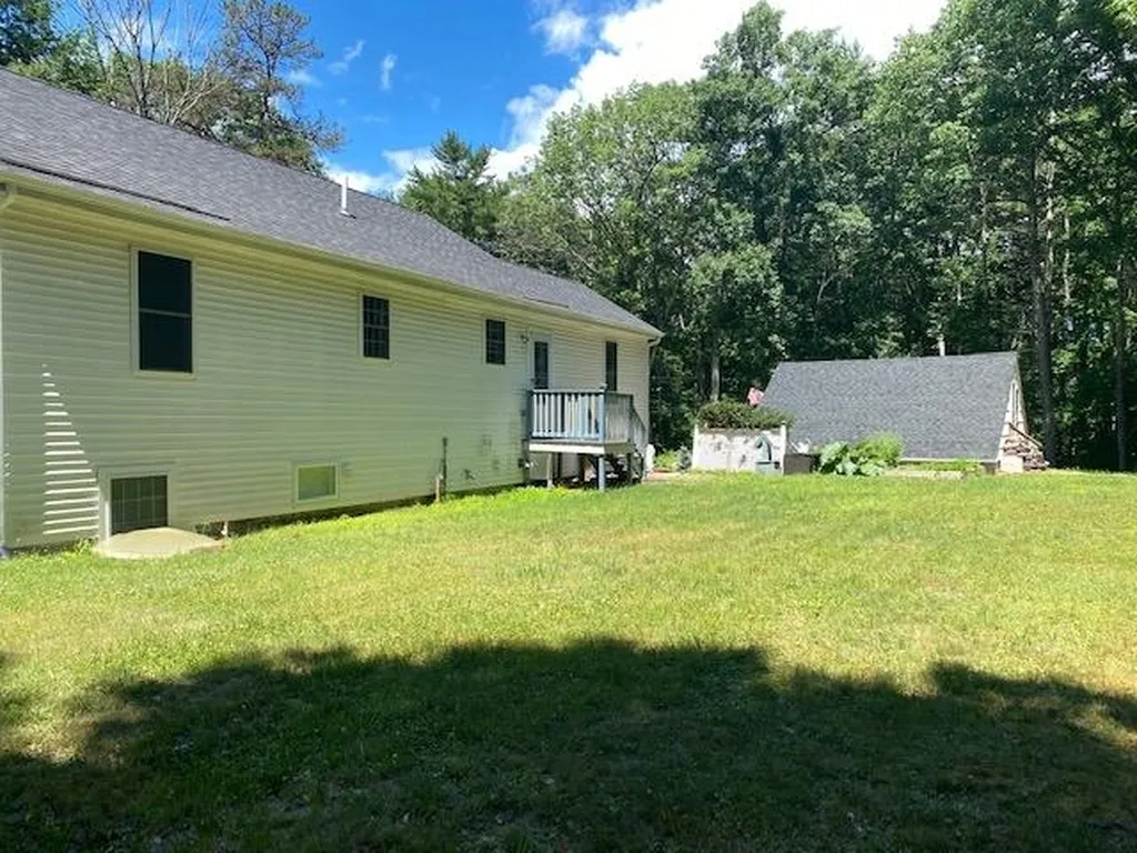 44 Mammoth Road Londonderry NH 03053