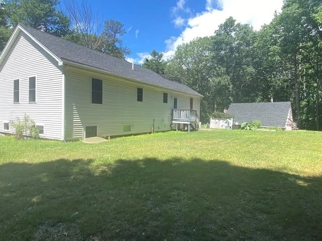 44 Mammoth Road Londonderry NH 03053