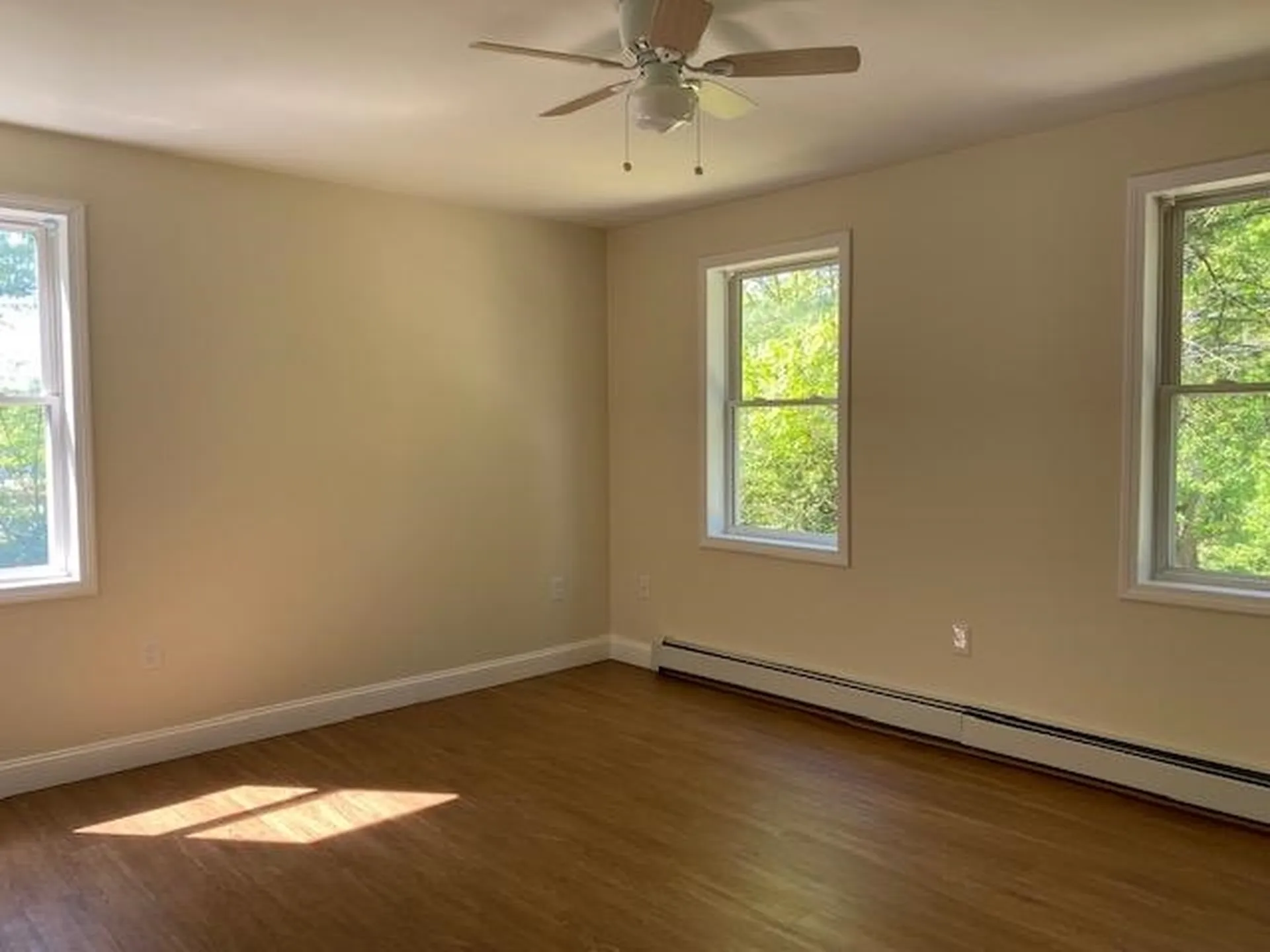 44 Mammoth Road Londonderry NH 03053