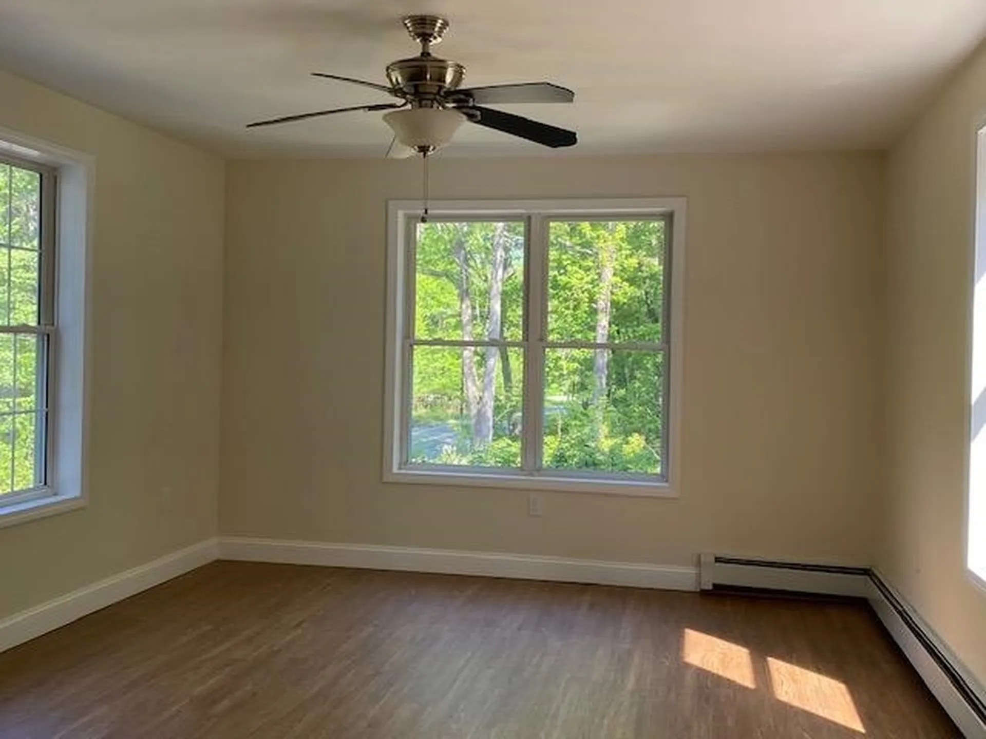 44 Mammoth Road Londonderry NH 03053