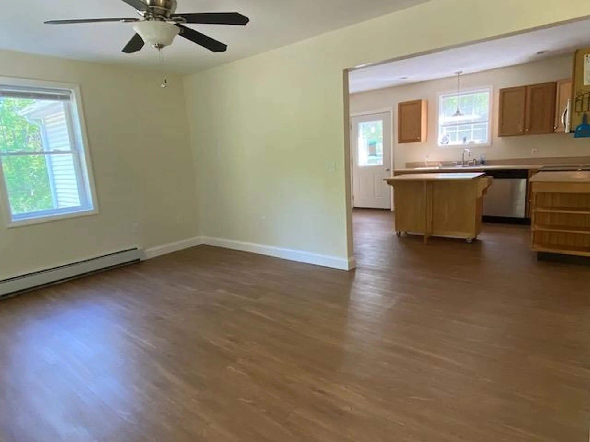 44 Mammoth Road Londonderry NH 03053