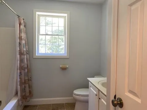 44 Mammoth Road Londonderry NH 03053