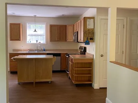 44 Mammoth Road Londonderry NH 03053