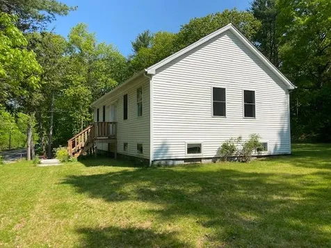 44 Mammoth Road Londonderry NH 03053