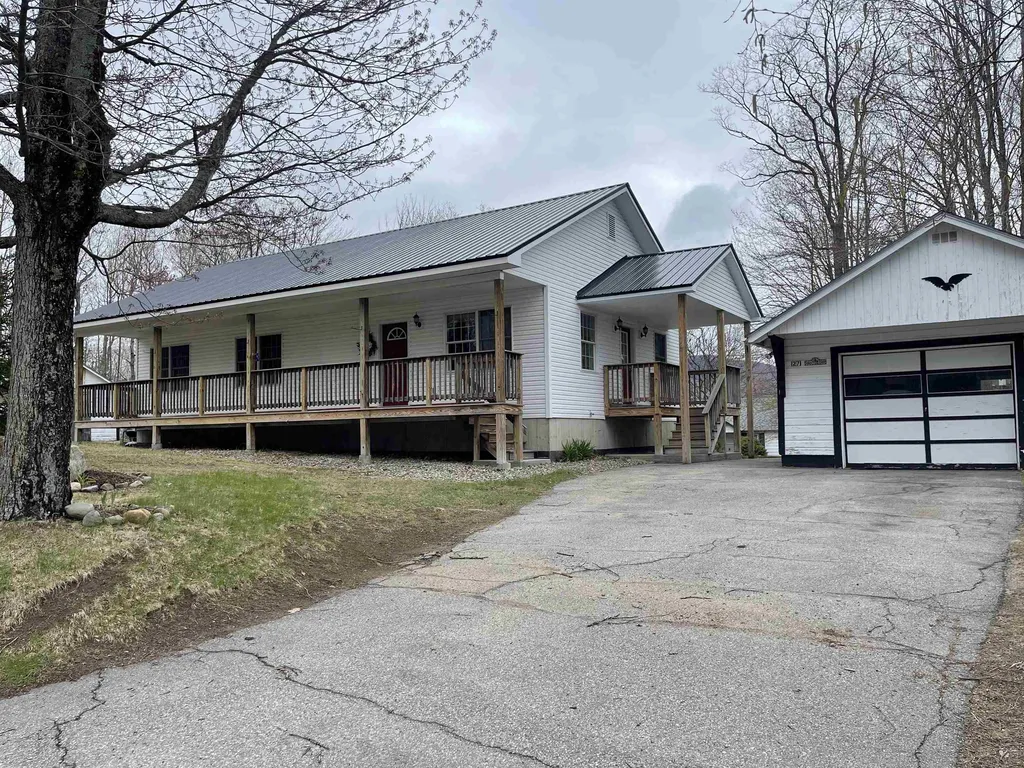 27 Crow Hill Street, Northumberland NH Real Estate Listing MLS