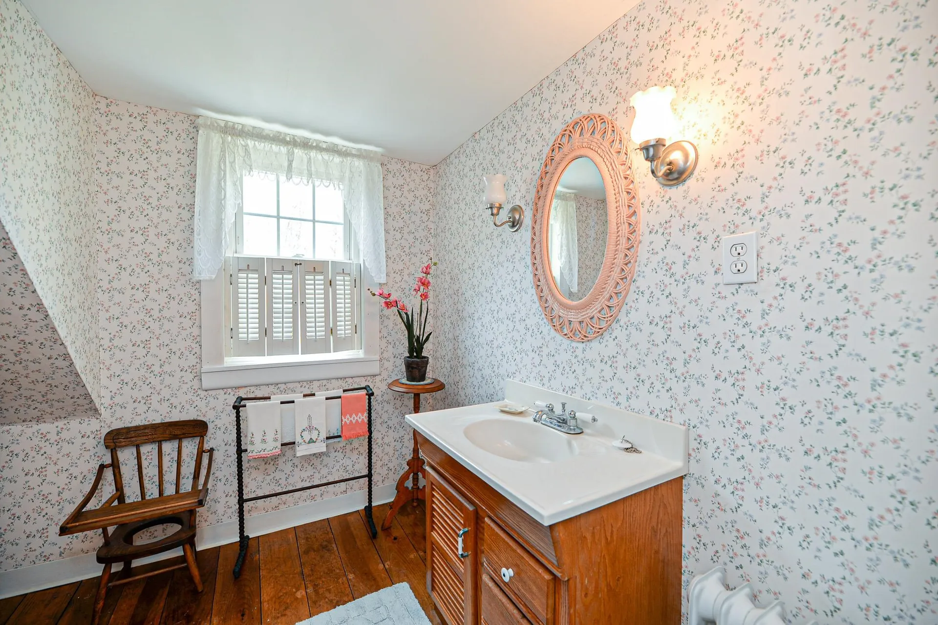 33 Little River Road Kingston NH 03848