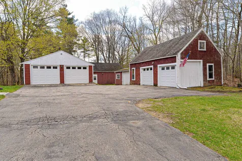 33 Little River Road Kingston NH 03848