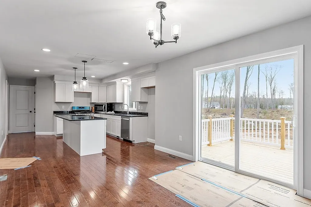292 Copp Drive Fremont NH 03044