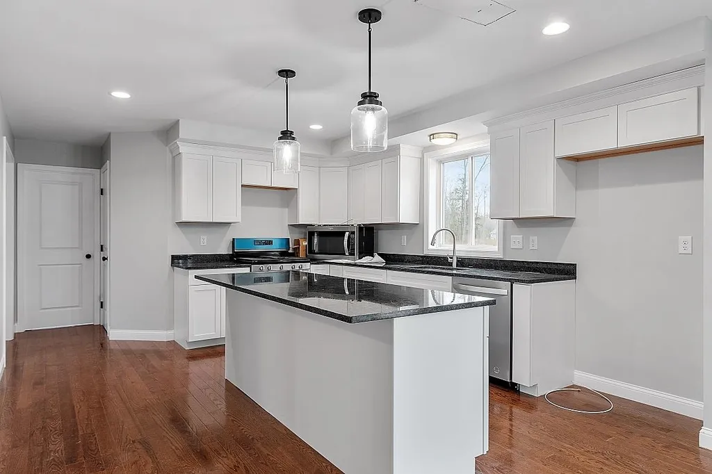 292 Copp Drive Fremont NH 03044
