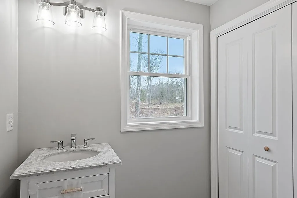 292 Copp Drive Fremont NH 03044
