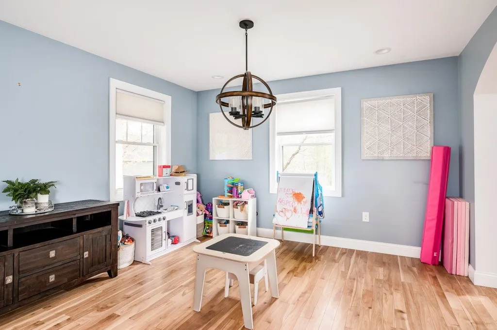 88 Tolend Road Barrington NH 03825