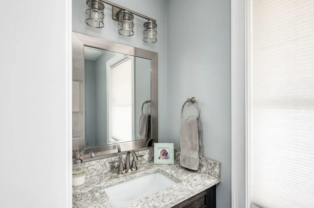 88 Tolend Road Barrington NH 03825