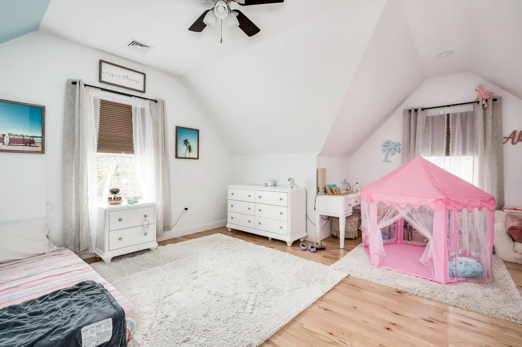 88 Tolend Road Barrington NH 03825