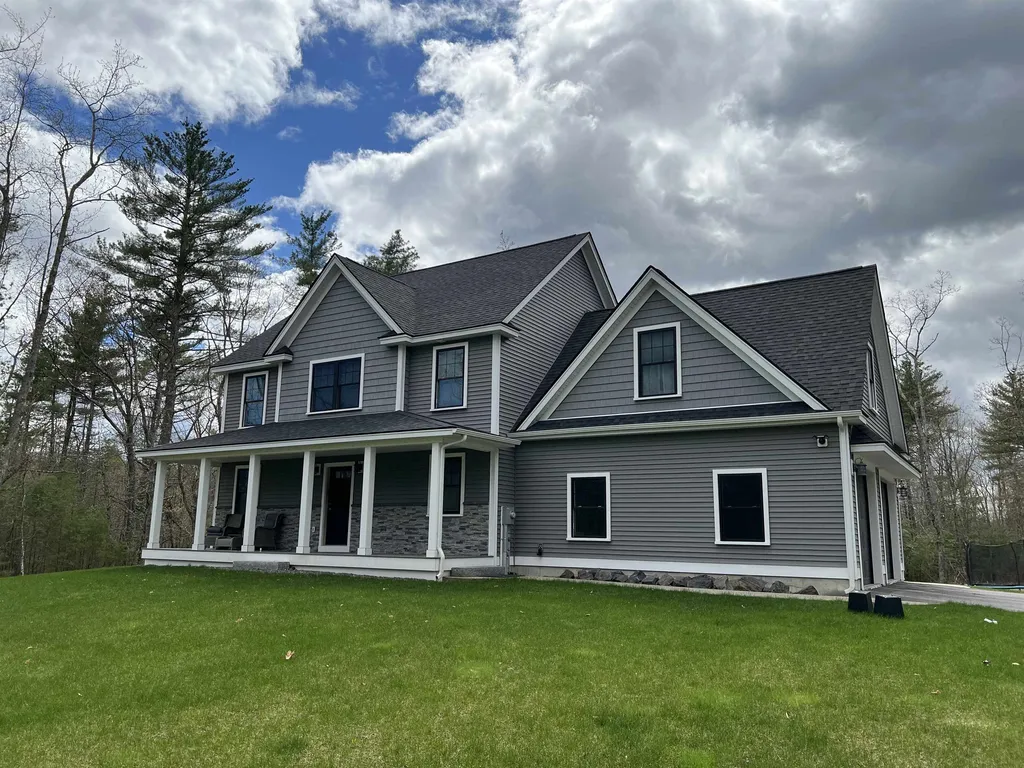 88 Tolend Road Barrington NH 03825