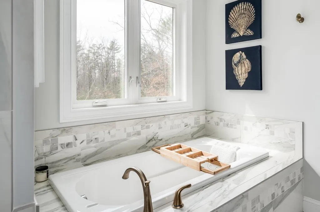 88 Tolend Road Barrington NH 03825