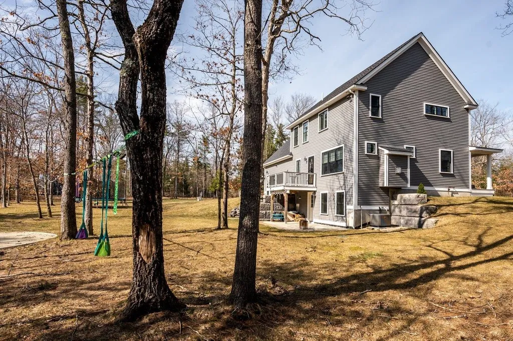 88 Tolend Road Barrington NH 03825