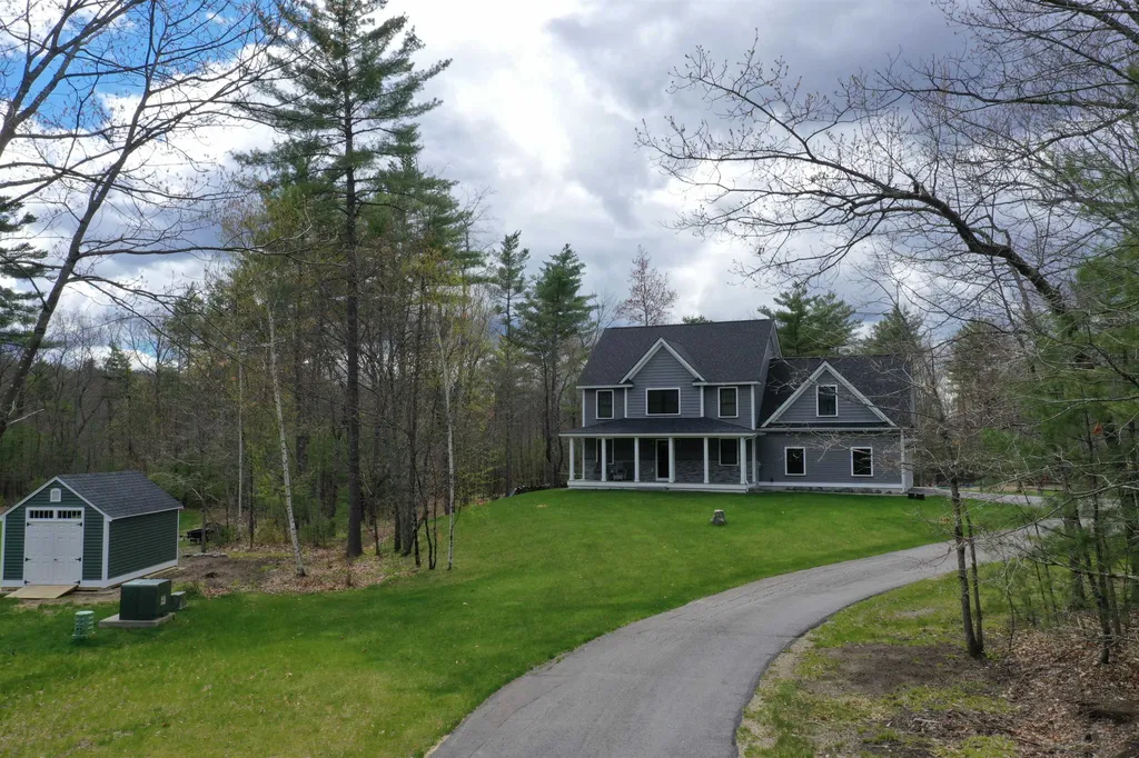 88 Tolend Road Barrington NH 03825