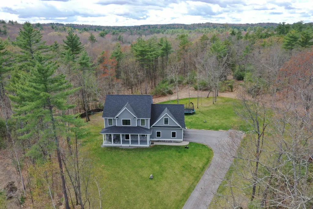 88 Tolend Road Barrington NH 03825