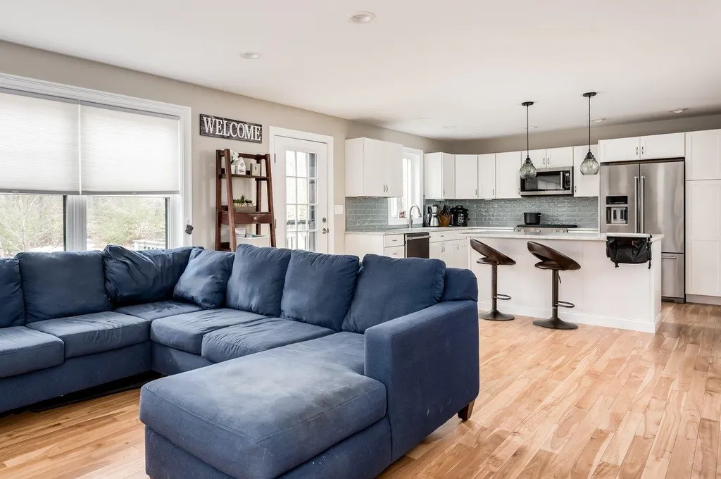 88 Tolend Road Barrington NH 03825