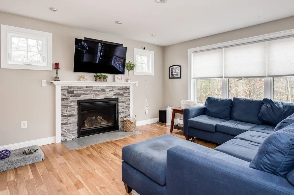 88 Tolend Road Barrington NH 03825