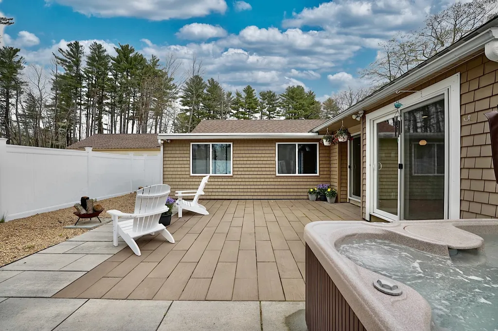 39 Dow Lane Rye NH 03870