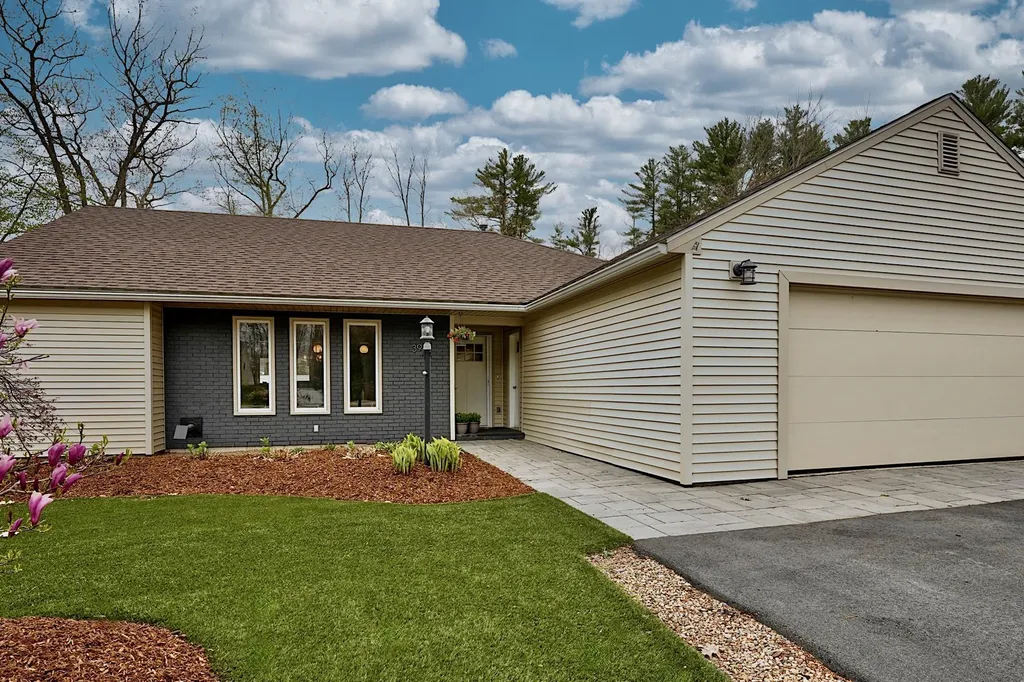 39 Dow Lane Rye NH 03870