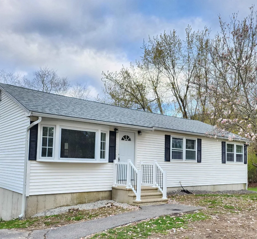 102 Fordway Extension Derry NH 03038