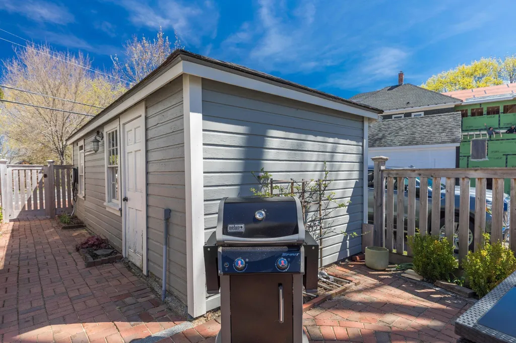 10 New Castle Avenue Portsmouth NH 03801