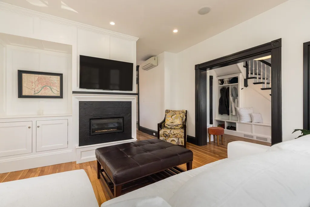10 New Castle Avenue Portsmouth NH 03801