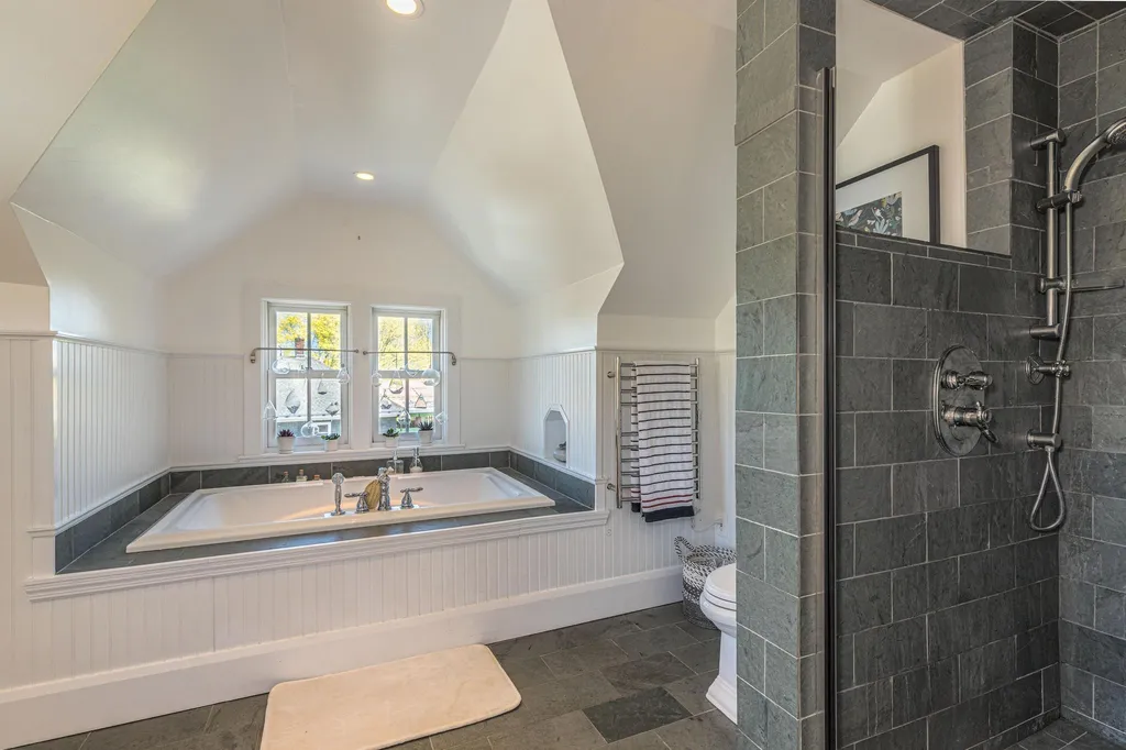 10 New Castle Avenue Portsmouth NH 03801