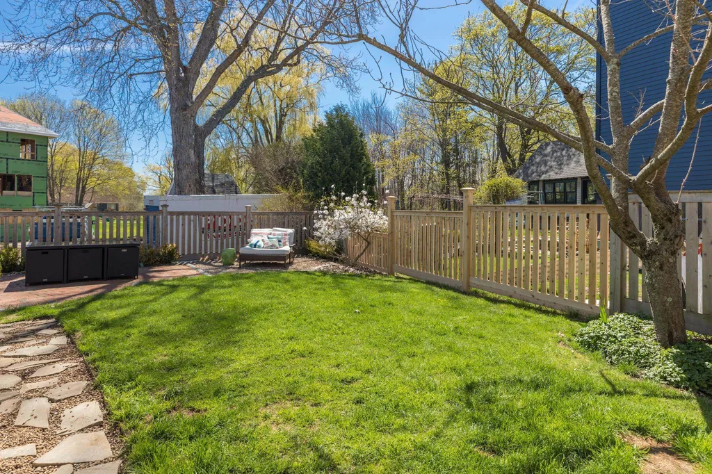 10 New Castle Avenue Portsmouth NH 03801